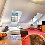 Donaublick Szálloda 3*