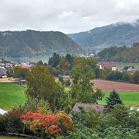 Donaublick Hotell 3*